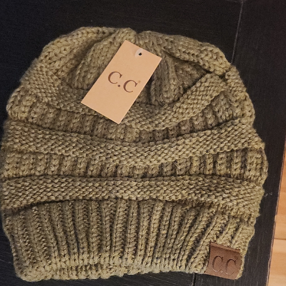 C.C Knit Beanie in Olive